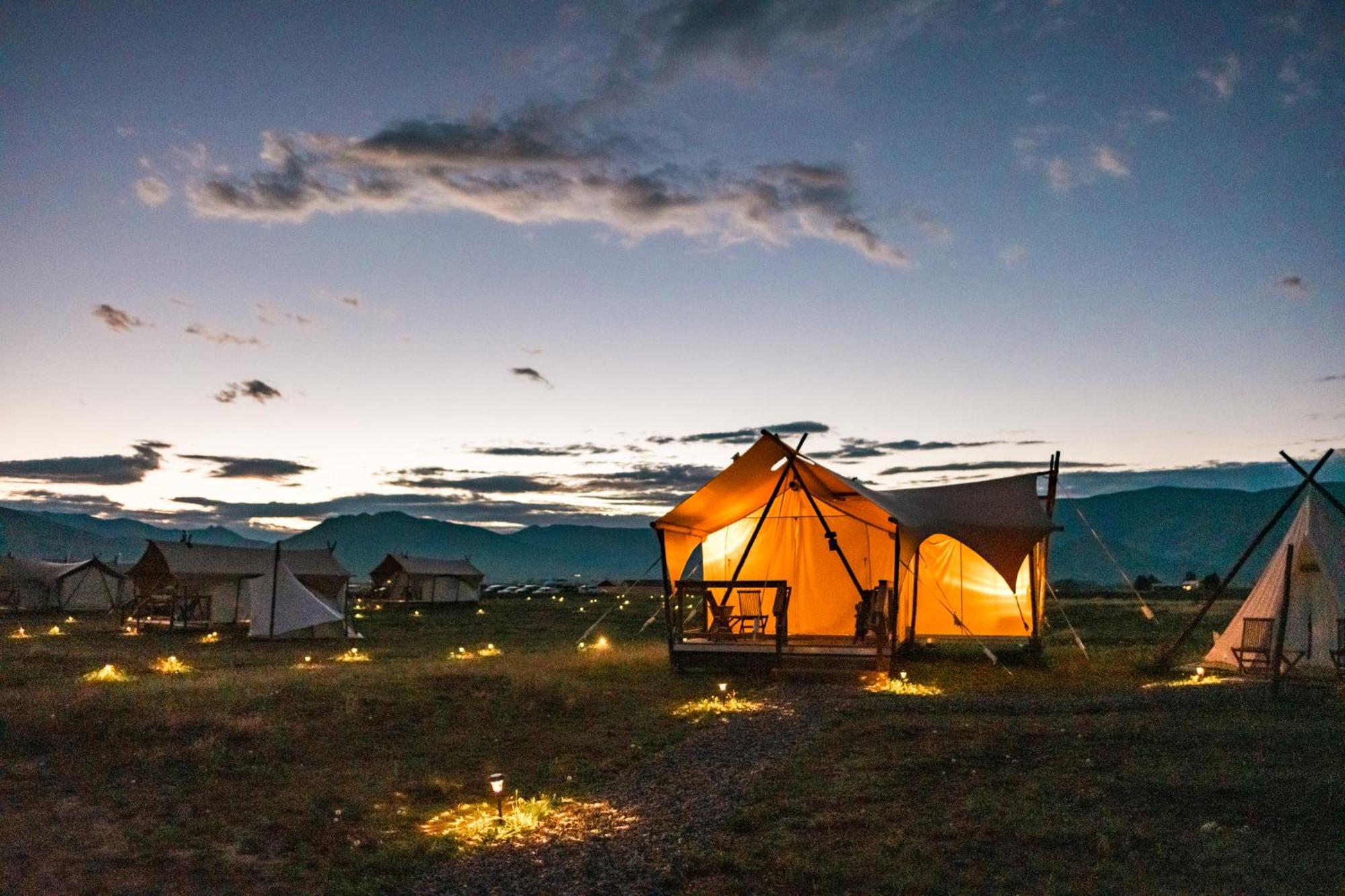 Under Canvas North Yellowstone - Paradise Valley ليفينغستون المظهر الخارجي الصورة