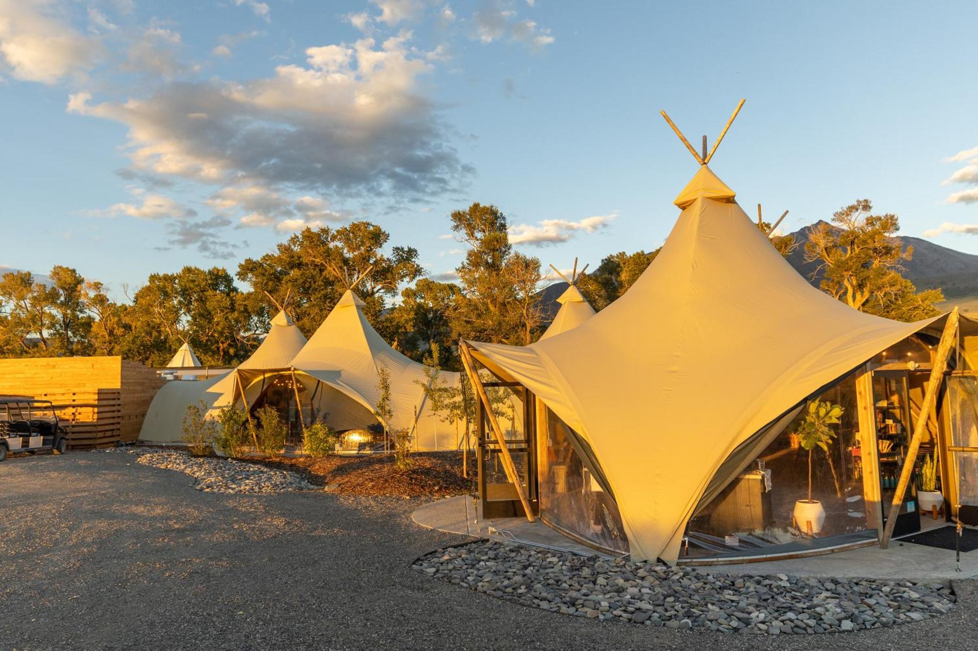 Under Canvas North Yellowstone - Paradise Valley ليفينغستون المظهر الخارجي الصورة