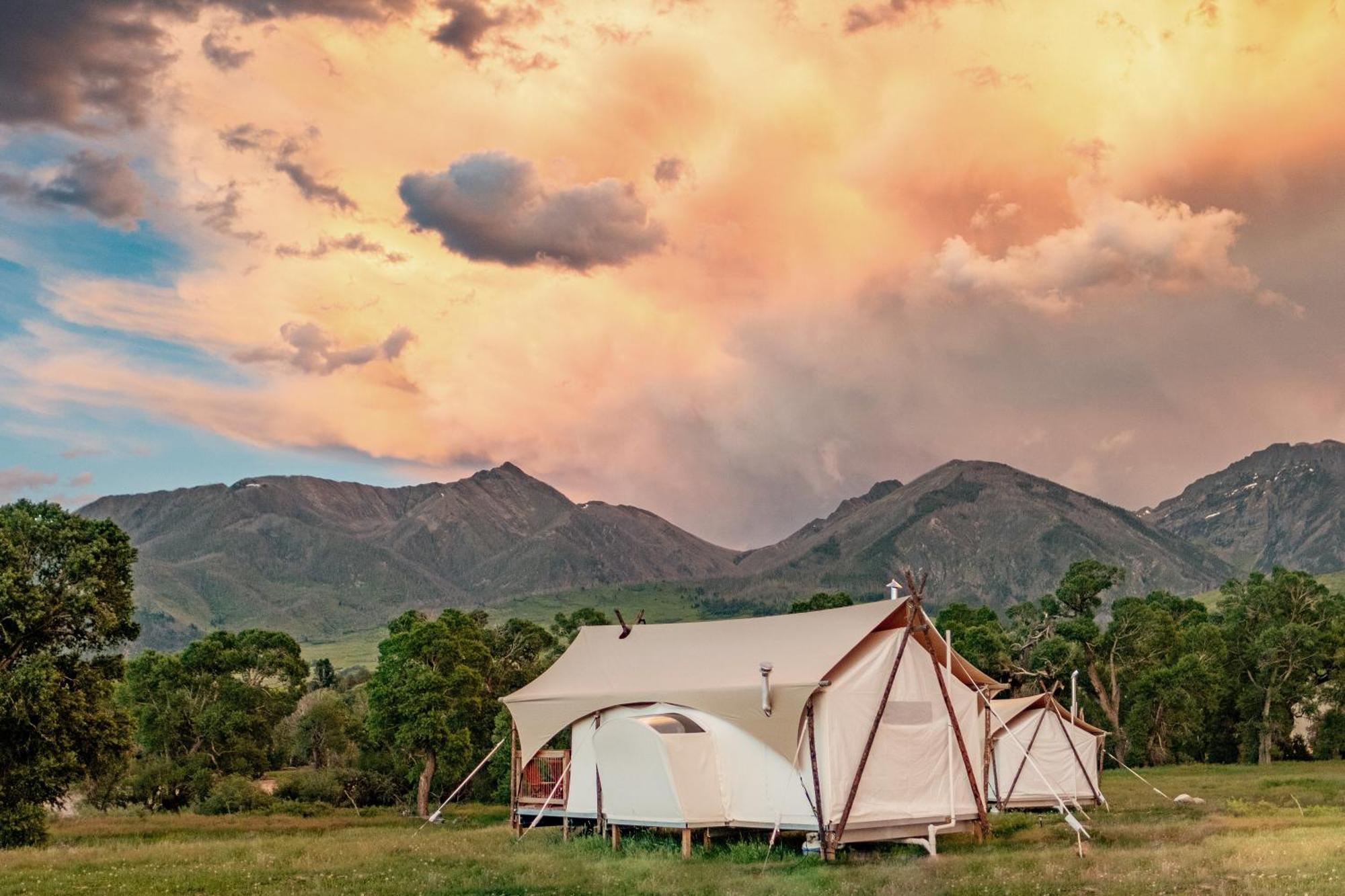 Under Canvas North Yellowstone - Paradise Valley ليفينغستون المظهر الخارجي الصورة