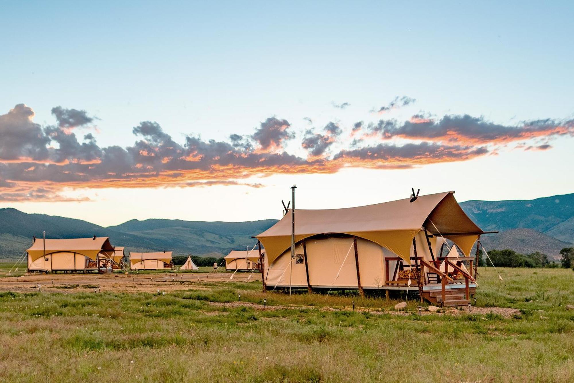 Under Canvas North Yellowstone - Paradise Valley ليفينغستون المظهر الخارجي الصورة